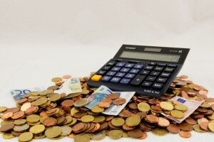 В Україні легалізують «конверти», які щомісяця отримують нардепи – ексгенпрокурор Рябошапка 