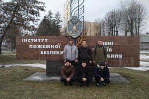 Рівненські рятувальники гайнули до Черкас тягати гирі