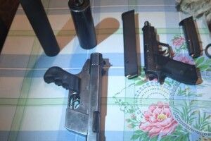 Привіз із зони АТО: лучанина підозрюють у торгівлі зброєю (Фото)