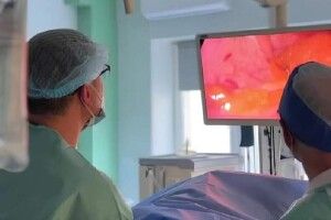 Заради схуднення: львівські хірурги вирізали частину шлунка пацієнту з вагою 200 кг