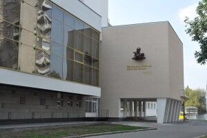 У Волинському драмтеатрі - прем’єра вистави «На полі крові»