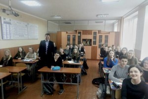 Прокурор Луцької місцевої прокуратури з лекцією завітав до луцьких одинадцятикласників
