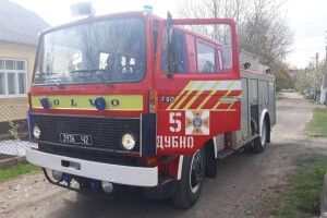 На Рівненщині бійці ДСНС відбили у червоного півня житловий будинок (Фото)