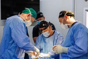 У Луцьку канадські лікарі прооперували 40 поранених військових та цивільних