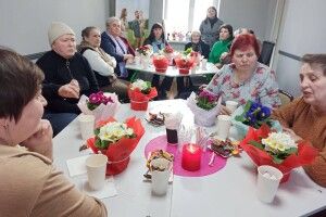 У громаді на Волині зворушливо привітали матерів, доньок, дружин загиблих героїв