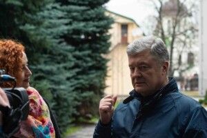 Порошенко звернувся до православних вірян: всі, хто любить Україну, мають об’єднатися навколо ПЦУ