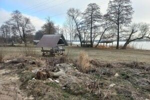 На березі озера у селі на Волині впорядкують прибережну смугу та встановлять дитячий майданчик