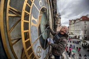 Європарламент може скасувати перехід на зимовий та літній час 