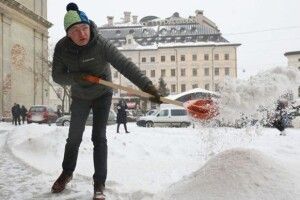 Кидати сніг лопатою – не робота міського голови, – Поліщук розкритикував Садового