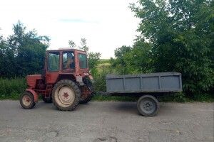 Дитина не втрималася на причепі: на Рівненщині важко травмувався хлопчик