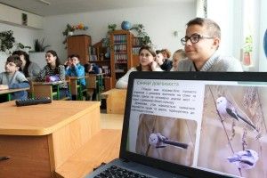 Рівненських школярів закликали будувати годівнички для довгохвостої синички (фото)