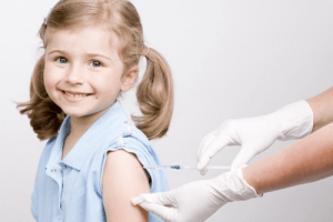 Вакцини для маленьких лучан  вже одержали