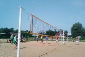Ковель зустрічав досвідчених пляжних волейболістів з Київщини, Львівщини та Волині