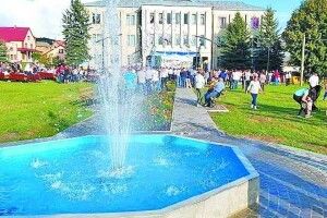 Заробітчани «скинулися» на сільський фонтан