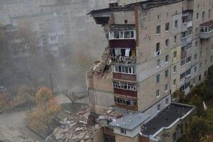 У Хмельницькому під завалами багатоповерхівки знайшли тіла загиблих