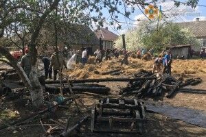 На Волині пожежу в обійсті вчителя збіглися гасити всі сусіди Фото) 