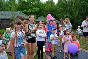 Організували свято для волинських діток, які втратили на війні своїх батьків