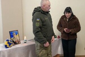  На Волині дружині загиблого захисника вручили орден «За мужність» (Фото)