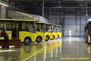 Волинські школи можуть опинитися без нових автобусів, бо громади не дали грошей