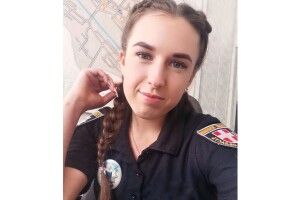 Сьогодні у Рожищі сонячніше від щасливої усмішки вродливої поліцейської