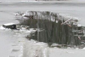 У Полтаві дві дівчинки провалилися під кригу