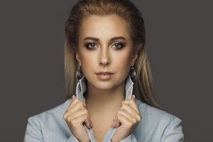 У Києві таксист побив відому співачку