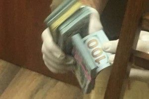Слідчого Генпрокуратури спіймали на хабарі у 50 тисяч доларів
