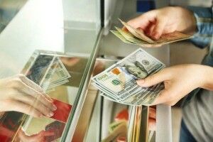 Юні київські шахраї відкрили фейковий обмінний пункт
