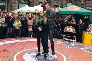 В неділю дізнаємося скільки зібрала грошей у «Караоке на Майдані» ратнівчанка Оксана Андросюк