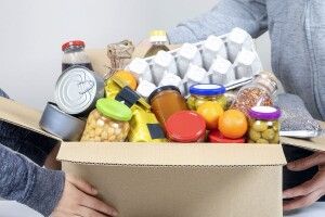 Луцька влада розповіла, як видаватиме продуктові набори