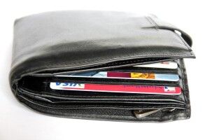 Від сьогодні банки зможуть списувати кошти з рахунків українців