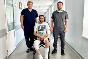 «Прокинувся через місяць після вибуху»: у Львові виписали найважчого пацієнта після лютневого теракту