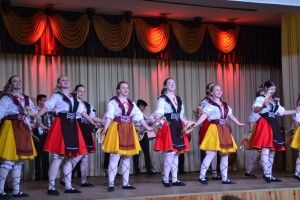 Юні лучани поєднали танець з музикою (Фото)