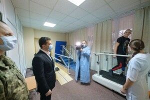 Володимир Зеленський вважає, що  сучасна українська армія була побудована завдяки волонтерам 