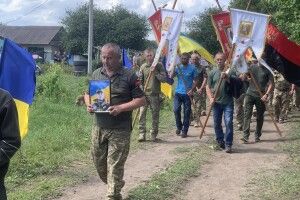 Йому б ще жити й жити: Берестечківська громада назавжди попрощалося з 30-річним Героєм (Фото)