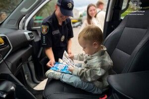 На Волині поліцейські дарували дітям подарунки