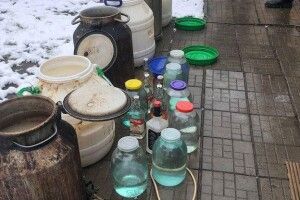 Як рівненські поліцейські розпорядилися вилученим спиртним