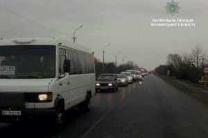 В Княгинінку продовжують перекривати дорогу