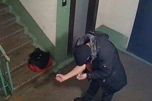 У Рівному чоловік зробив собі ін’єкцію прямо в під’їзді