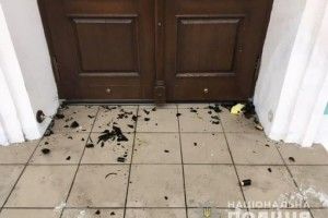 Невідомі кинули «коктейль Молотова» в Андріївську церкву 