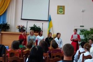 У Любомлі піснями і танцями зустріли молодих  медиків (Фото)