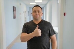 Житель Волині став першим в Україні пацієнтом, якому зробили операцію на серці за допомогою робота