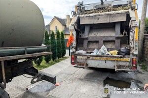 На Рівненщині водії, рухаючись заднім ходом, травмували пішоходів