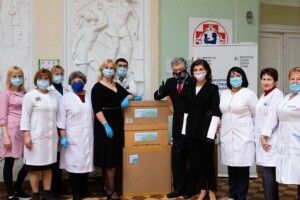 Петро Порошенко подякував українським медикам: «Ви наші справжні захисники і янголи-охоронці»