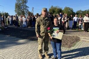Родині загиблого Воїна з Волині вручили відзнаку «Хрест Доблесті»