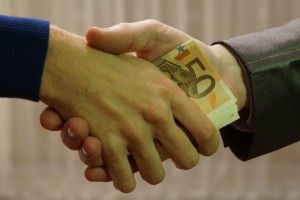 Минулого тижня прокурори викрили 12 хабарників