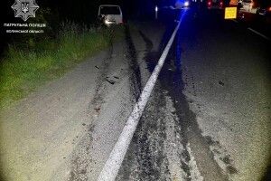 Вночі у Луцьку водійка буса влетіла в авто на зустрічній смузі (Фото)