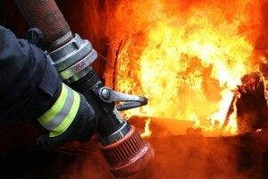 Спалахнув дах: у селі на Волині гасили пожежу в хаті