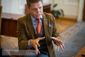 Нардеп Осадчук: «Сьогодні ми стали свідками епічної втечі «слуг» від основного свідка – генерала Бурби»