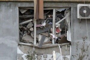 Під уламками панельного будинку у Луцьку можуть бути люди